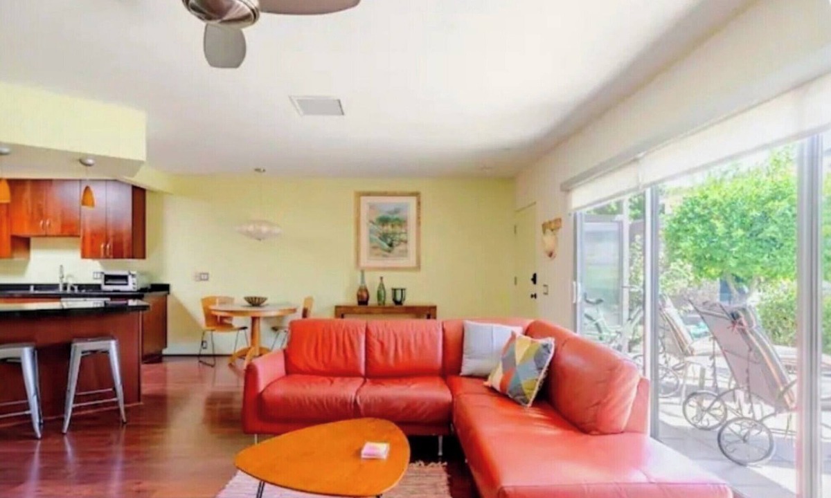 Historic Tennis Club Condo | 1BR Mid Century Condo Pool Downtown Enjoy The Magic In A Tranquil Setting!