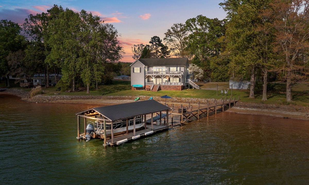 Terrell House | 6-BR Waterfront House; Can Rent Boat Too!