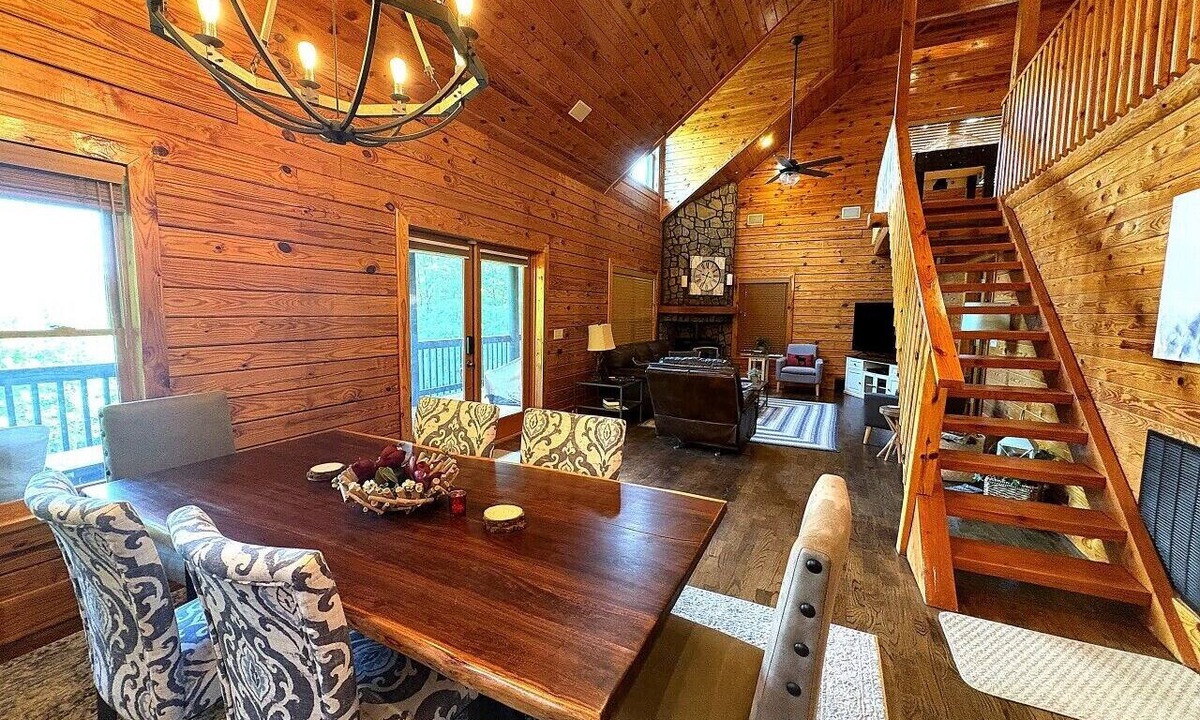 Mount Airy Cabin | Authentic Log Cabin Hot Tub, Game Room & Yard Games Sleeps 12 Wine Country