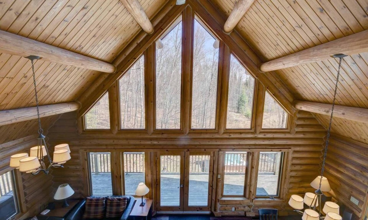 Labelle Ski Chalet | Blueberry Lake Resort Cottage - Lake - Pool- Tennis- Volleyball
