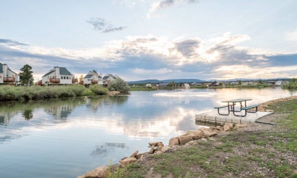 Pagosa Springs Condo | Club Wyndham Pagosa, Colorado, 2 Bedroom Deluxe Suite