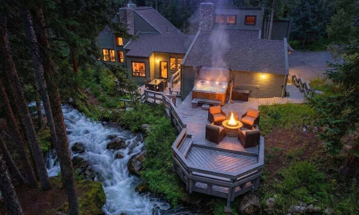 Blue River House | Creekside Chateau🌊Private Waterfall & Creek⛷Breck 🤑 $ZERO Cleaning & Pet Fees