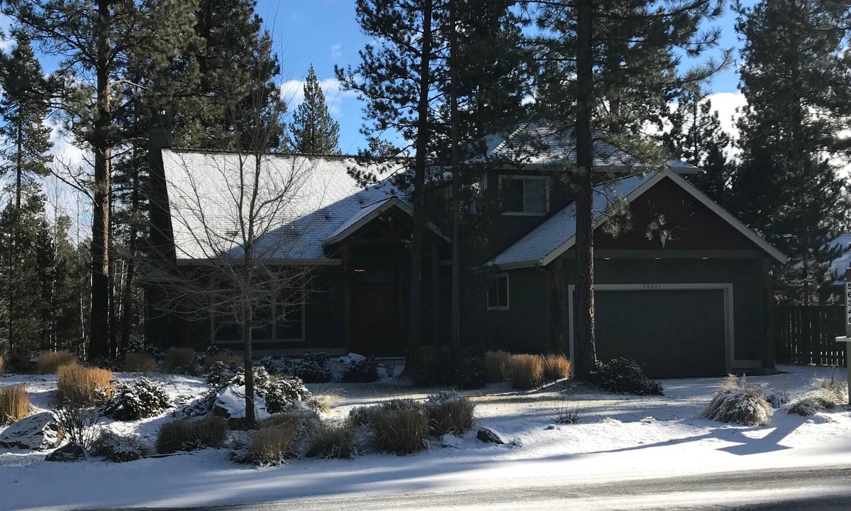 Three Rivers House | Great River Front Vacation Home in Sunriver with Hot Tub! Pet Friendly DCCA#1432