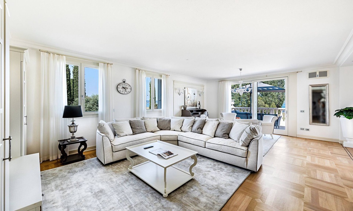 Colombare Apartment | Luxury Lake-Front Catullo A2