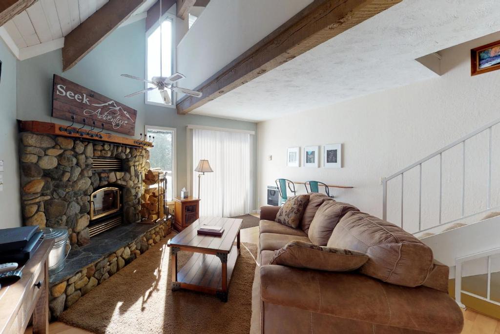 Mammoth Lakes Apartment | Mammoth View Villas 21