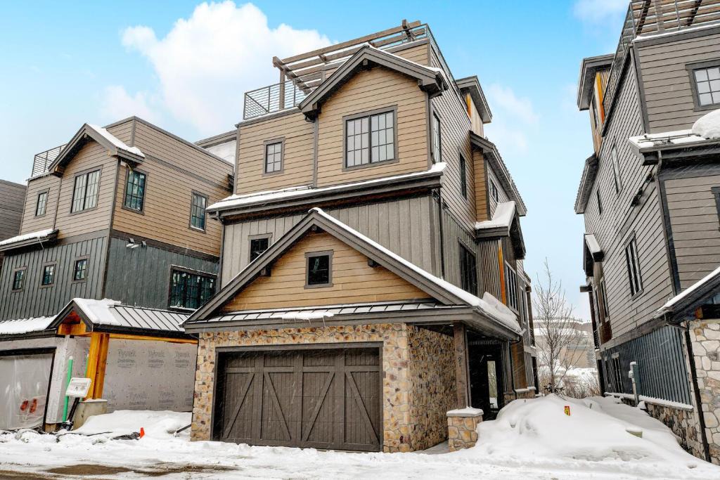 Winter Park House | New Luxury Villa 91 With Rooftop Hot Tub & Lounge, Great Views - 500 Dollars Of FREE Activities & Equipment Rentals Daily