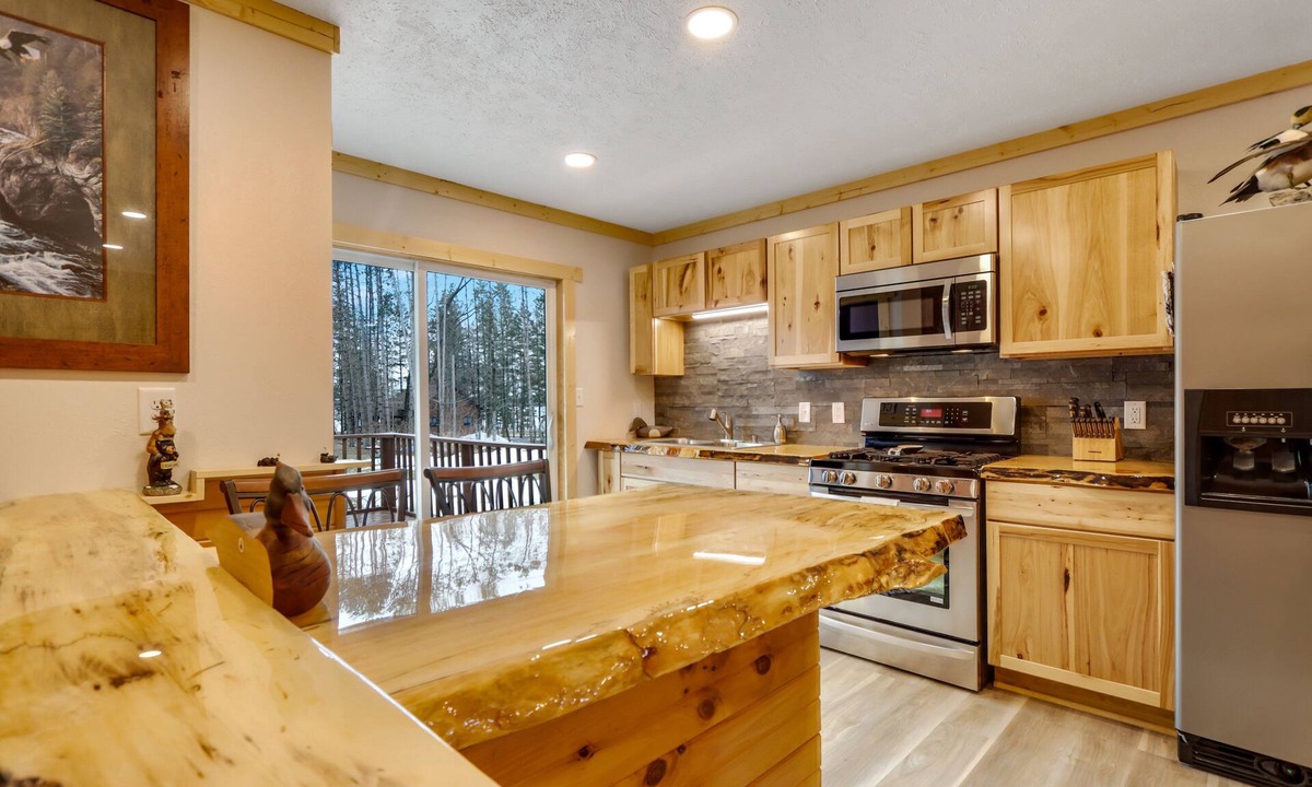 Stone Lake Cabin | Northwoods multiple family size lake cabin. Snowmobile trail access