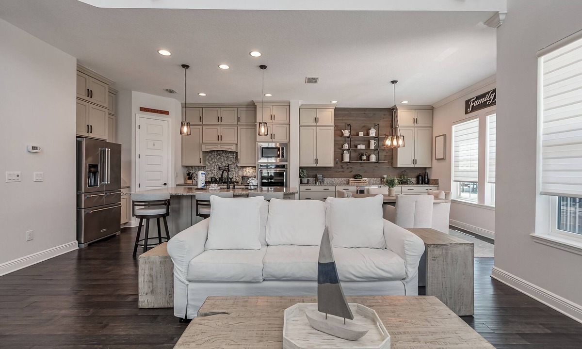 Redington Beach House | ⭐Short Walk to Beach-Awesome Outdoor Space-Redington Beach Townhouse 16305⭐