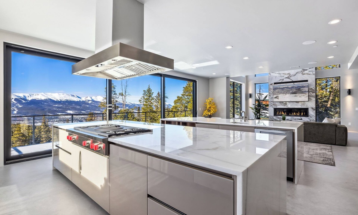 Baldy Mountain House | Ski for Free in your Backyard! 30+ Day Rental
