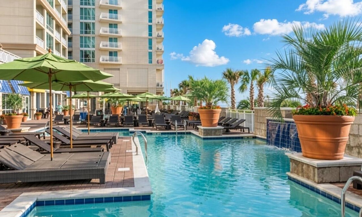 Northeast Virginia Beach Villa | Virginia Beach | Ocean View Balcony Stay | Pool & Beach | Studio