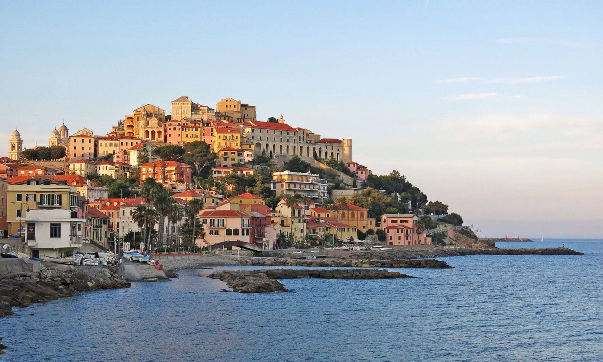 Caramagna Ligure House | Wonderful villa for 16 guests with WIFI, terrace and pets allowed