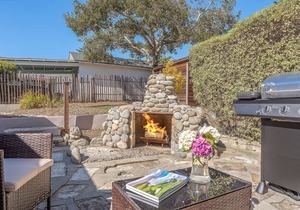 3861 Live, Love, Bark - Cozy Cottage with Hot Tub in Carmel