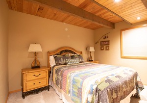 BEST LOCATION! 10 SHARC Pass /AC / WIFI / HUGE Kid Bunk Room / Hot Tub / Bikes in Sunriver
