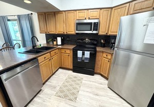 Comal River Retreat | WiFi | Sleeps 8 | Pool in New Braunfels