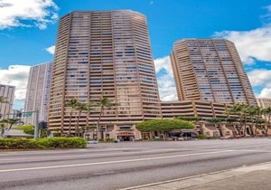 Discovery Bay Retreat in Honolulu