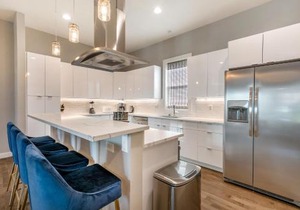 Fully-Furnished Townhouse with Luxury Amenities in New Orleans