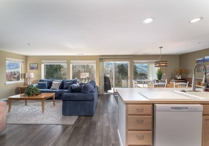 Park Pointe B201 - Community Pool/Hot tub in Chelan