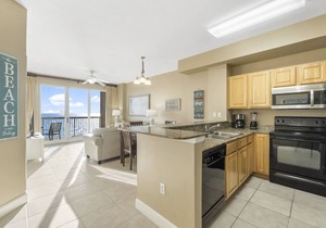 STUNNING VIEWS FROM THE BALCONY! BCH SRVC INCL! in Panama City Beach
