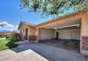 TDS 2 | Single Level Spacious Townhome! Near Arches National Park in Moab