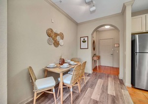 Upstay: Tropical Style Family Condo w Pool in Winter Garden