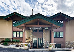 Walk-to-Lift Condo with Gas Fireplace, 2 Balconies & Shared Hot Tub/Pool/Sauna in Steamboat Springs