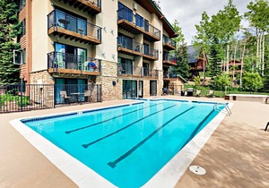 Walk-to-Lift Condo with Gas Fireplace, 2 Balconies & Shared Hot Tub/Pool/Sauna in Steamboat Springs