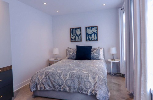 Terrebonne House | 1 bedroom apartment with 2 beds for up to 4 people