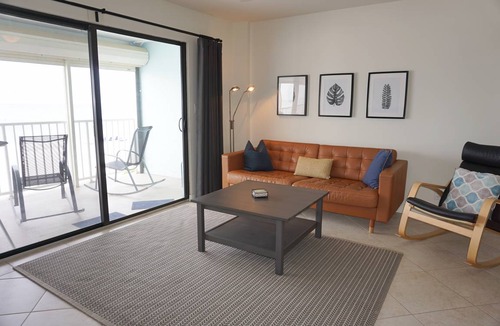 Madeira Beach Condo | 128 m² Condo ∙ 3 bedrooms ∙ 6 guests