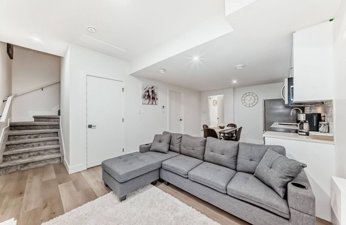 Northeast Edmonton House | 2-Bed, w/In-Unit Washer & Dryer, Cozy Living,1-2 Min Drive to Anthony Henday!