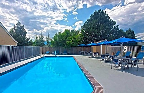 East Colorado Springs Hotel | 3-Star Hotel ∙ Sonesta ES Suites Colorado Springs