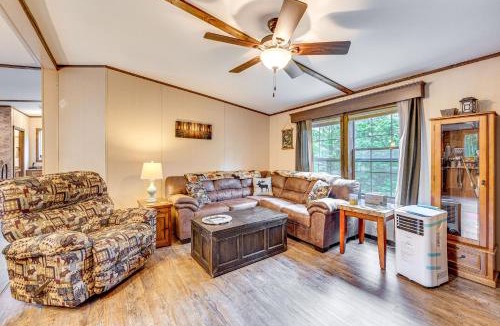 Pittsburg House | 4 Mi to Lake Francis: Peaceful Pittsburg Home