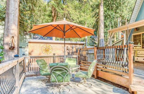 Marmot House | Adorable A-frame cabin withnearby river access game room wood stove firepit