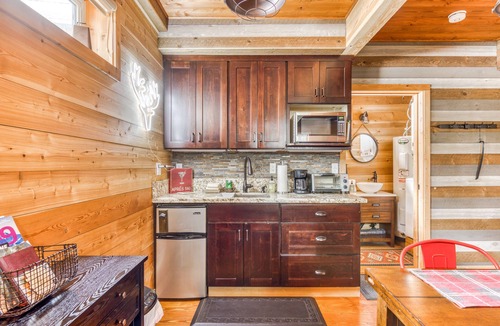 Government Camp Apartment | Adorable studio with modern amenities - close to slopes & restaurants