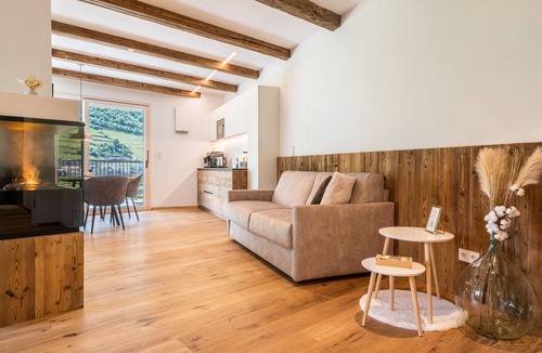 Centro - Piani - Rencio Apartment | Apartment "Erbacher - Greti's Landhaus Suite" with Mountain View, Private Sauna & Shared Pool
