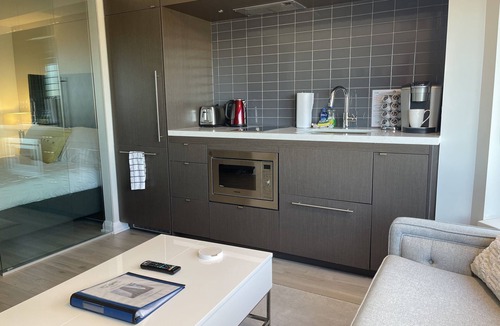 Bloor-Yorkville Apartment | Apartment fully furnished in the hart of Toronto Yorkville close to University.