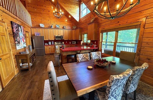 Mount Airy Cabin | Authentic Log Cabin Hot Tub, Game Room & Yard Games Sleeps 12 Wine Country