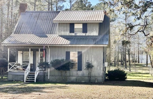 McNeill House | Bass Ranch, just behind Bird Island. The perfect spot for Great Bass Fishing !