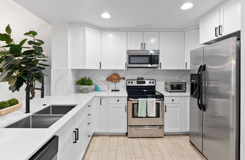 Rock Harbor Villa | Beautiful Oceanside Mariner`s 3 Bedroom Townhome