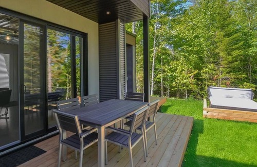 La Conception Villa | Bel Air Tremblant ANDORRA FAMILLE: 1 KING, 2 LITS SUPERPOSÉS, JACUZZI