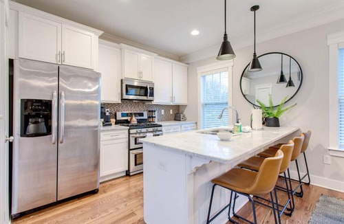 Edgehill Villa | Belmont & Broadway, Perfect Townhouse for Groups