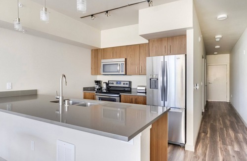 First Hill Apartment | Blueground | Pike/Pine, balcony, nr Volunteer Park