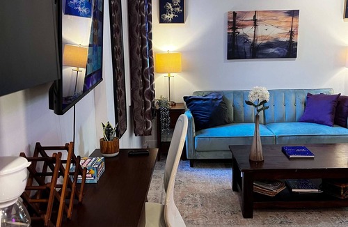 Downtown Halifax Apartment | Captain's Quarters, Downtown, AC