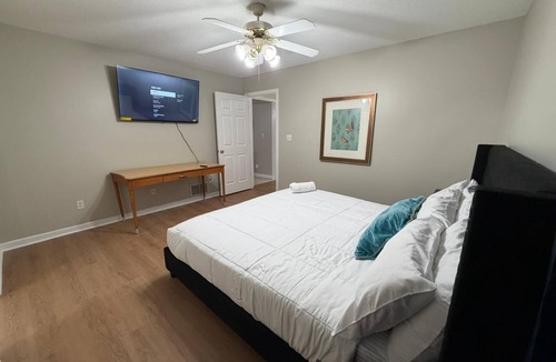 Hernando House | Charming 5-Bedroom House in Quaint Hernando