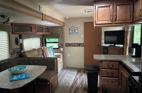 Lochmere RV Rental | Cozy Summer rental in a gated community campground on Lake Winnisquam