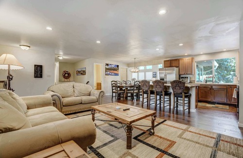 Central Colorado Springs House | Crestgate Den! Patio, Games, Frisbee Golf & Views!