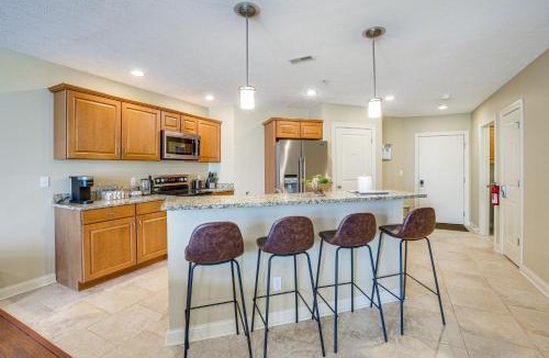 Saint Joseph House | Downtown St Joseph Condo w/Balcony & Harbor View