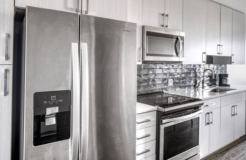 Five Points Apartment | Dreamy Five Points 1BR w/ Gym & Pool, short walk to dining, by Blueground
