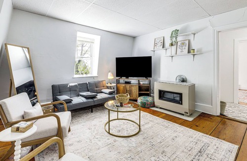 Worcester Apartment | Explore Dtwn, Parks & Colleges: Cozy Worcester Apt