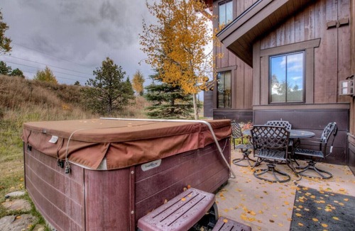 Fairmount On The River Villa | Happy Place | Private Hot Tub 3 King Suites Minutes to Breck Ski Resort