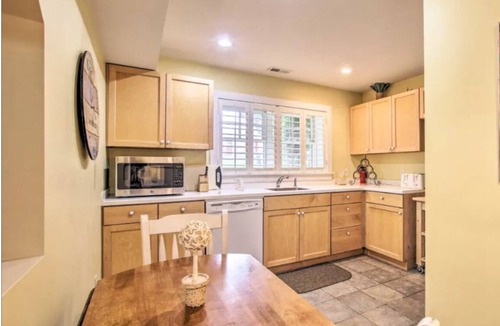 Narragansett House | Harbour Island Coastal Home, shoulder season mid-week specials! Booking 2027